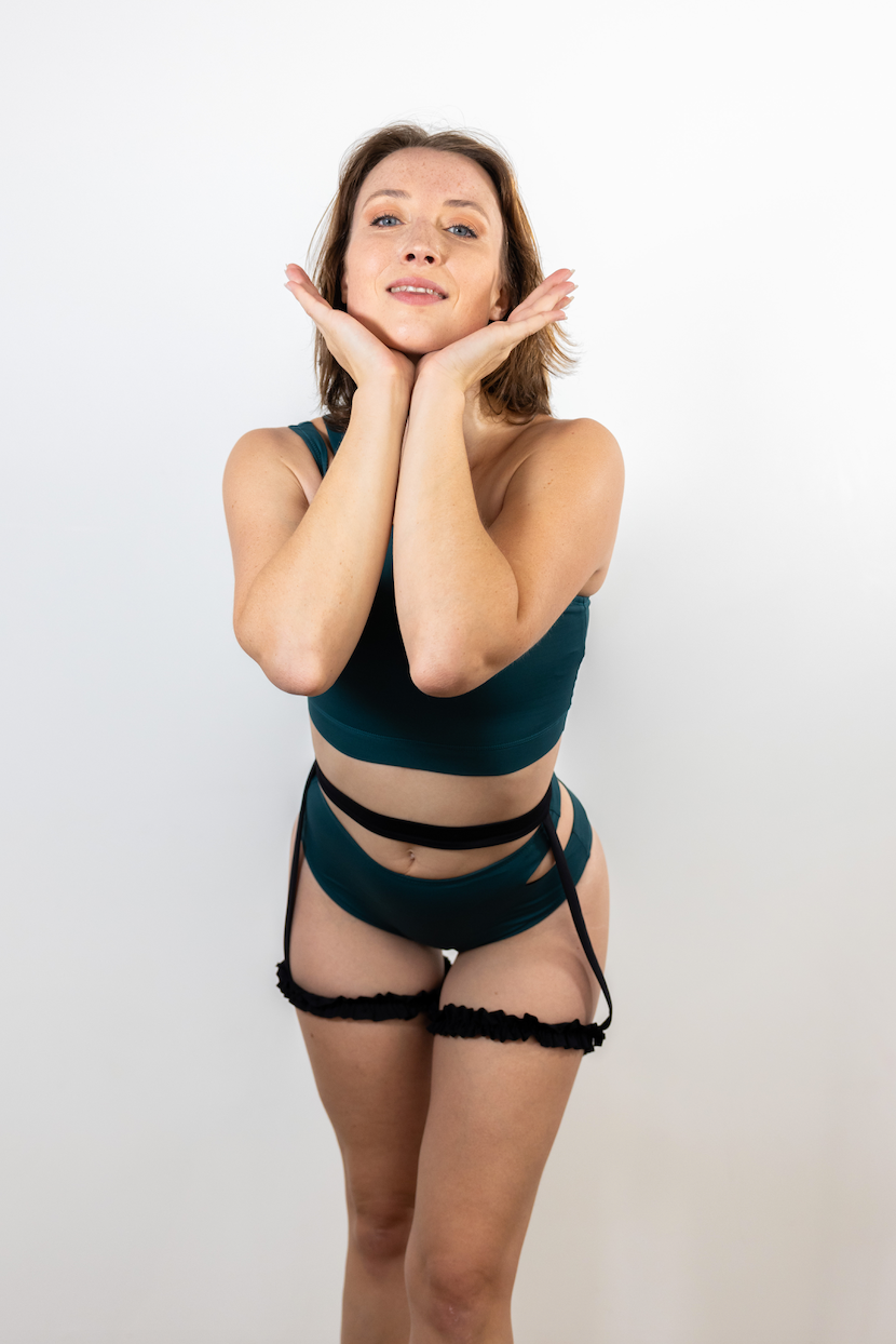 Antoinette garter belt